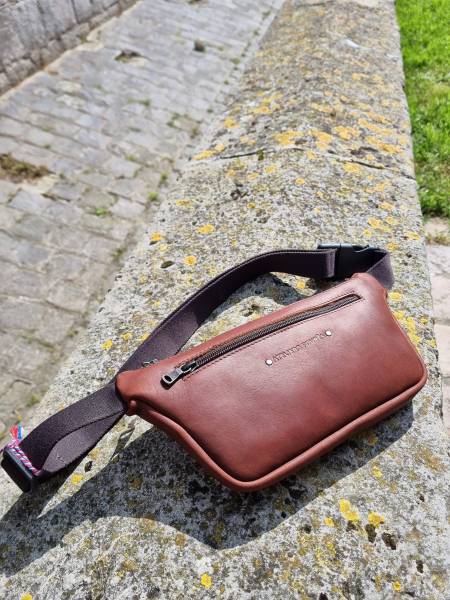 Sac banane homme en cuir Ateliers Fourès fabriqué en France disponible sur Dieppe