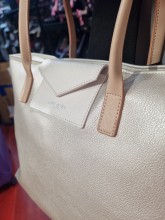 Grand sac Lancaster beige nacré pour les cours disponible sur Dieppe